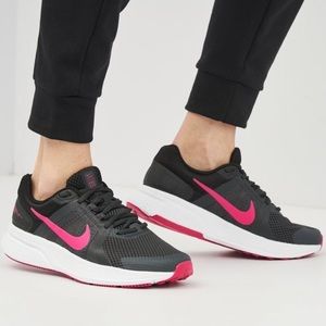 Nike Run Swift 2 Women's Running Shoes NWT